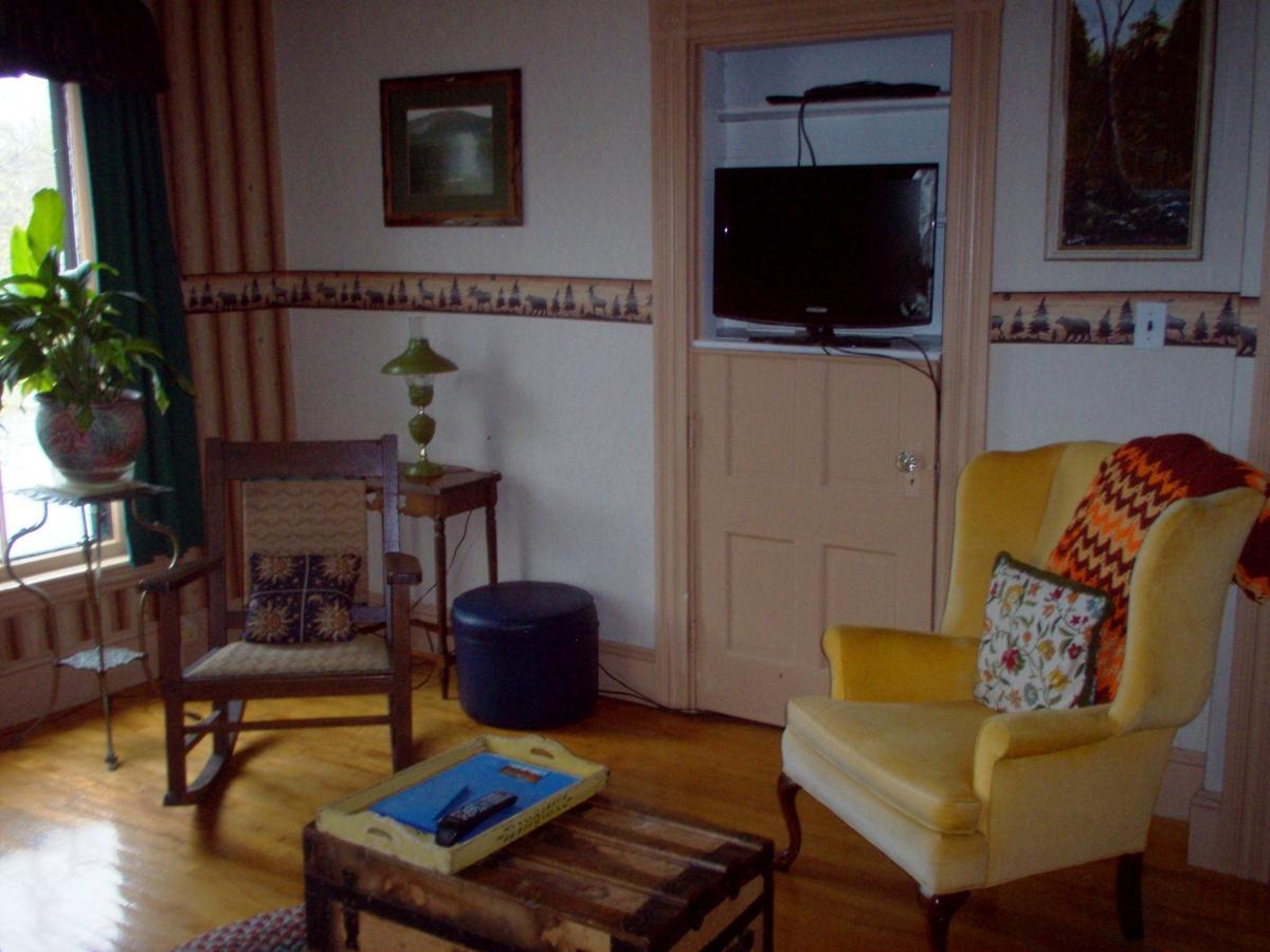 Millinocket Parks Edge Inn מראה חיצוני תמונה